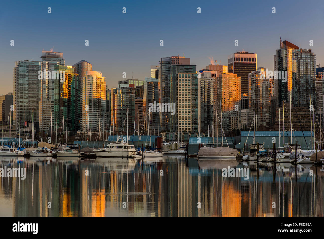 Skyline of vancouver at sunset hi-res stock photography and images - Alamy