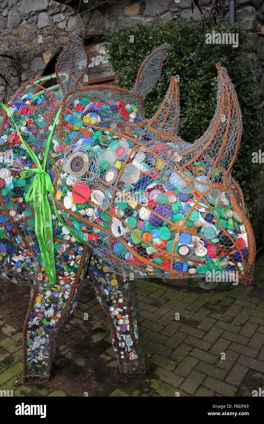 'Edith' A Metalwork Rhino filled with discarded Bottle-tops to Raise Awareness of Rhinoceros Poaching Stock Photo