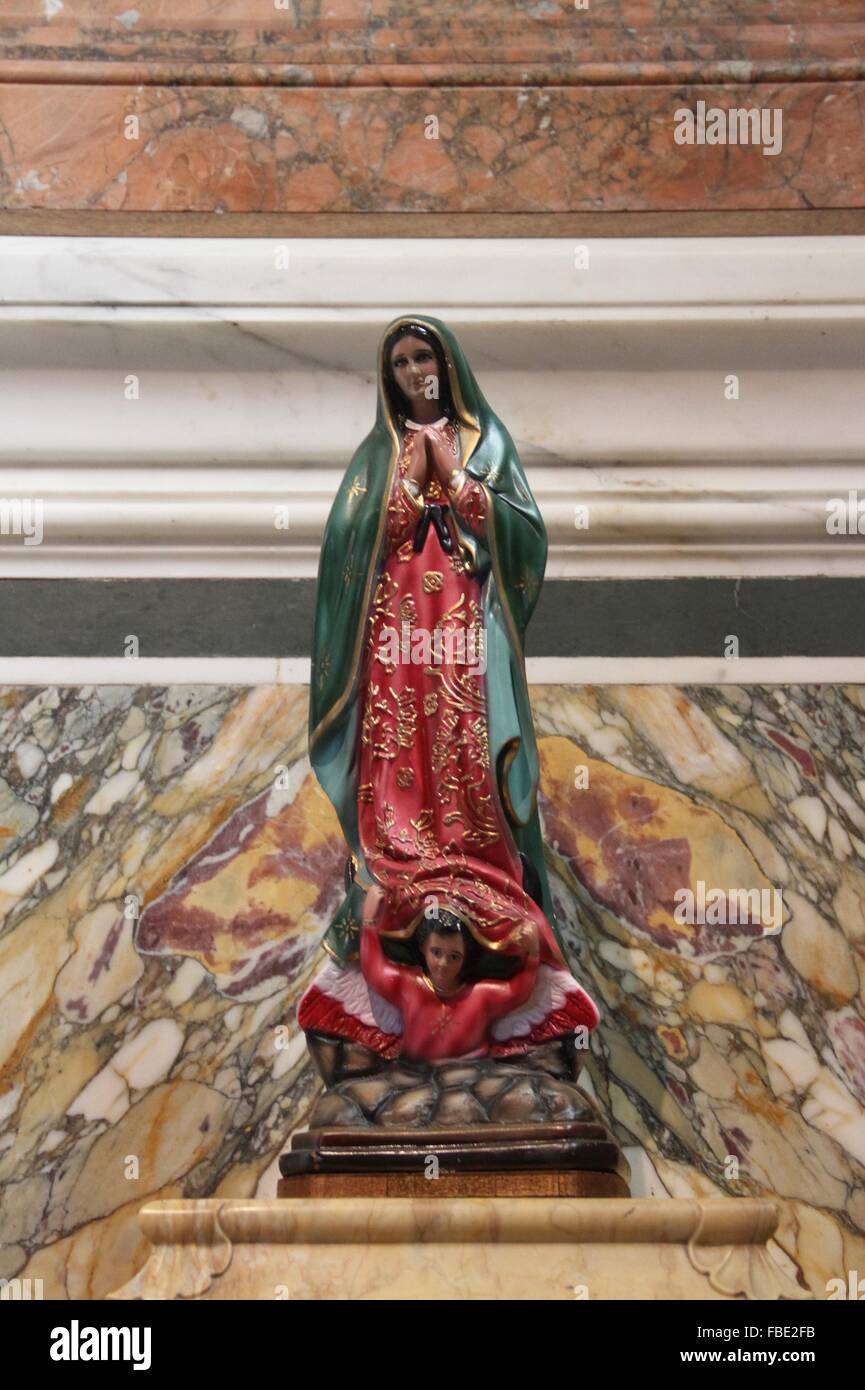 Statue mary angel hires stock photography and images Alamy