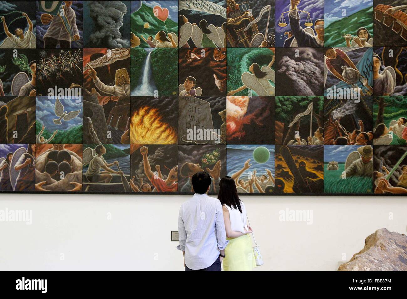 Rizal Province, Philippines. 15th Jan, 2016. Visitors look at artworks inside the Pinto Art Museum in Rizal Province, the Philippines, Jan. 15, 2016. The Pinto Art Museum exhibits more than 300 modern paintings, sculptures, and art installations by various local artists. © Rouelle Umali/Xinhua/Alamy Live News Stock Photo