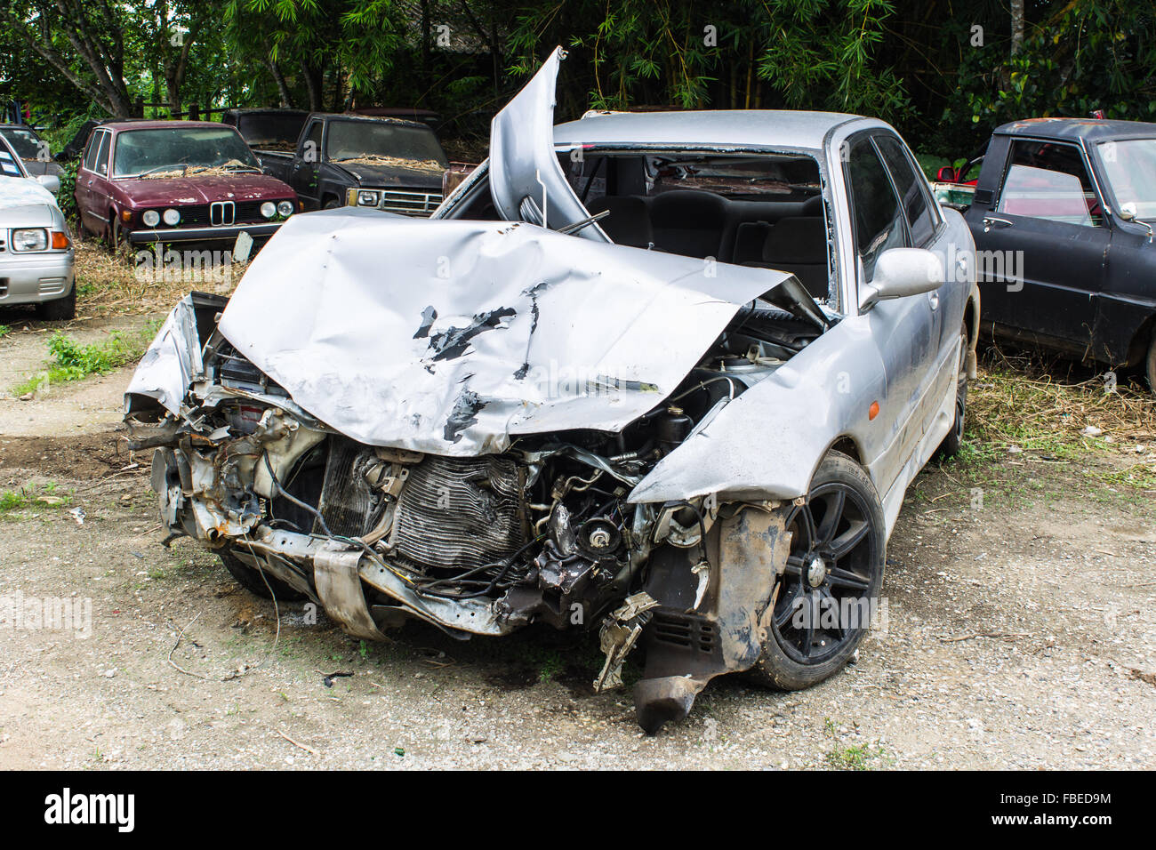 Crash cars hi-res stock photography and images - Alamy