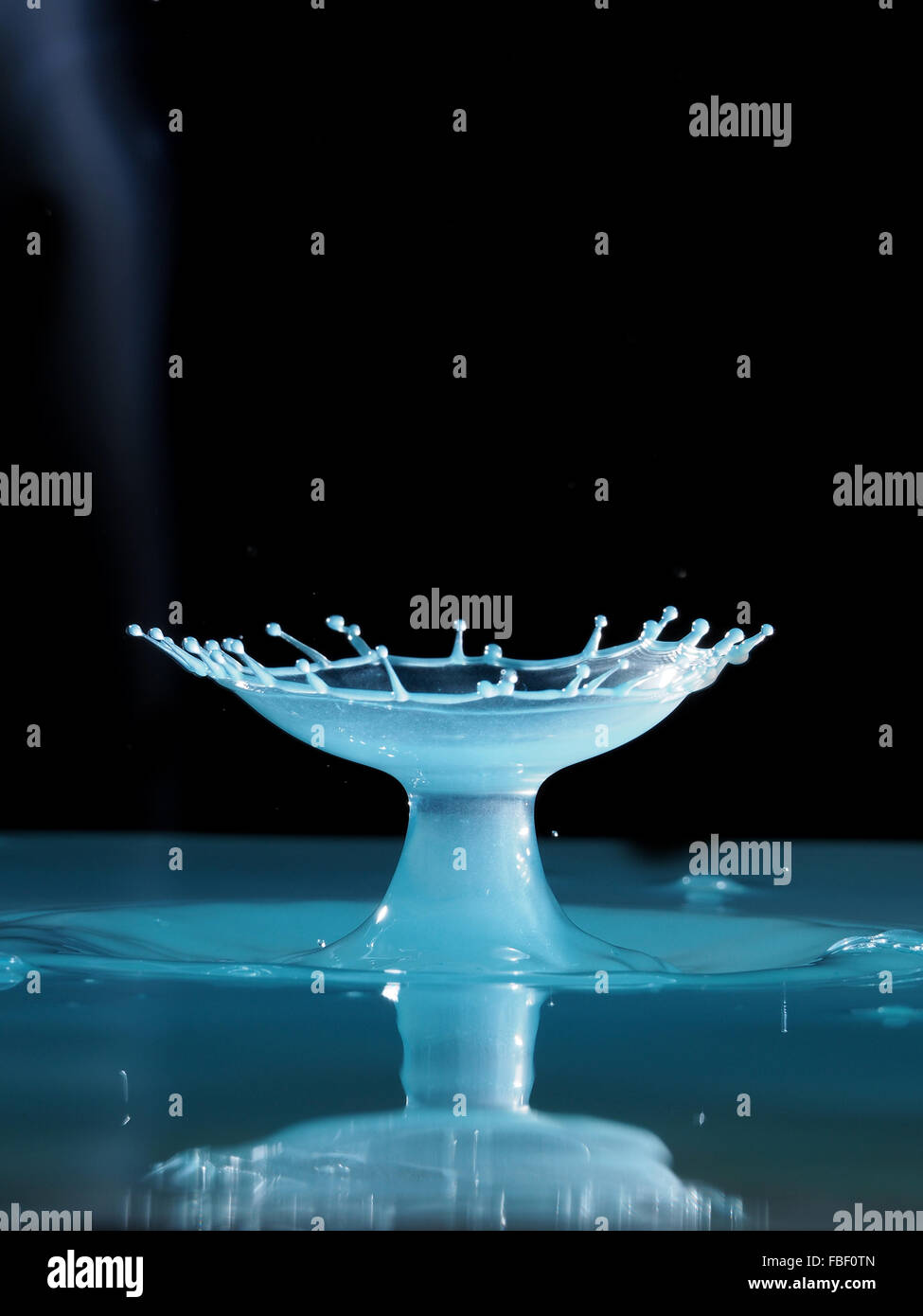 Blue water splash black background hi-res stock photography and images -  Alamy