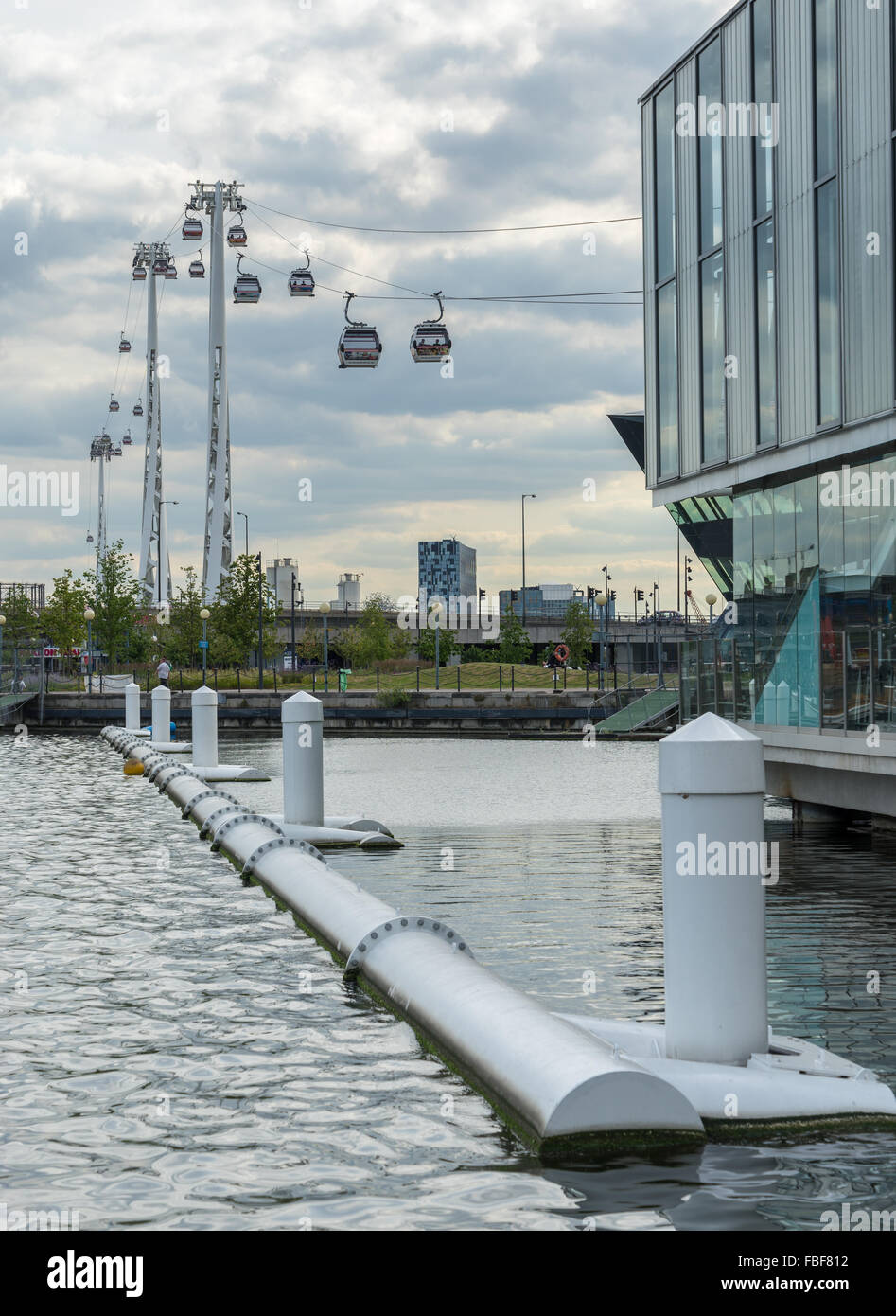 View of the London cable car over the River Thames Stock Photo Alamy