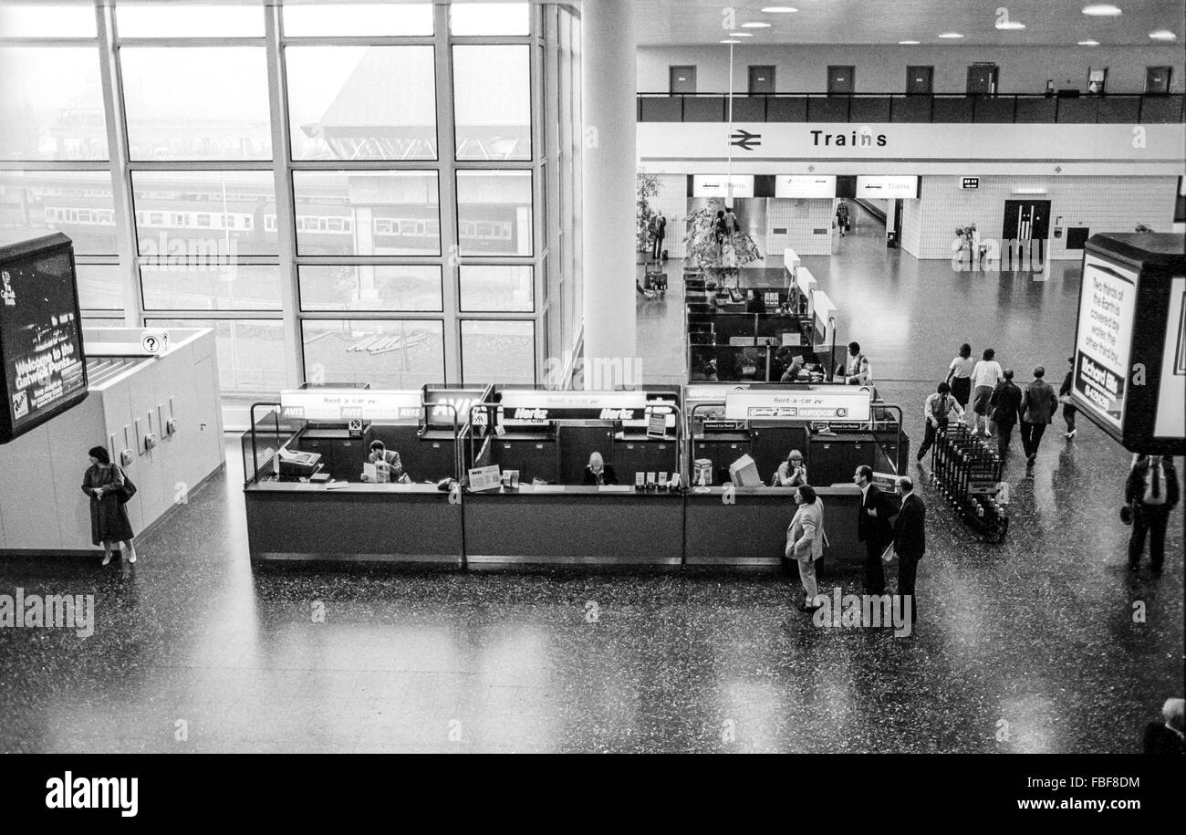 Airport gatwick Black and White Stock Photos & Images Alamy