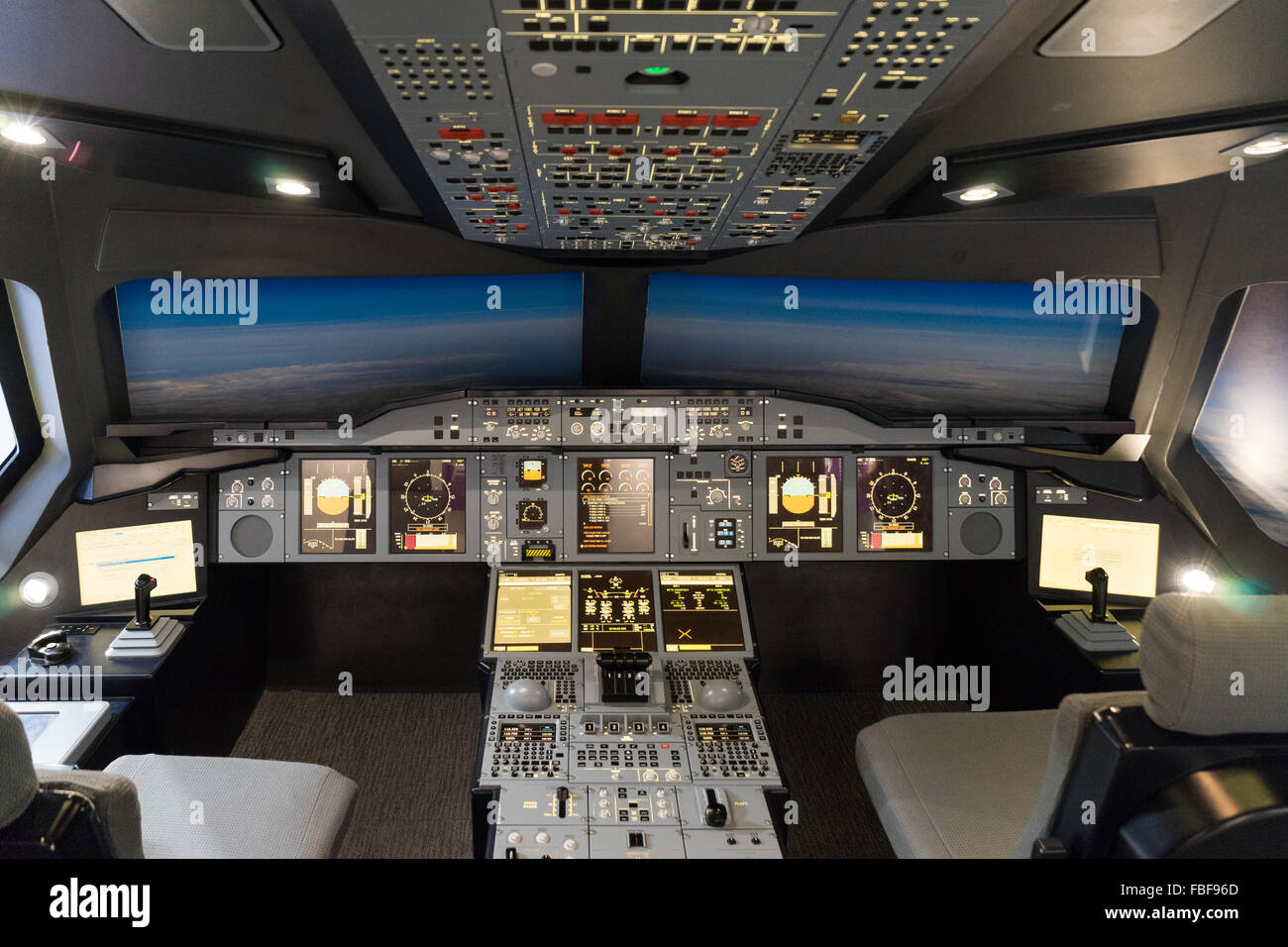 Airbus A380 Cockpit Hi res Stock Photography And Images Alamy