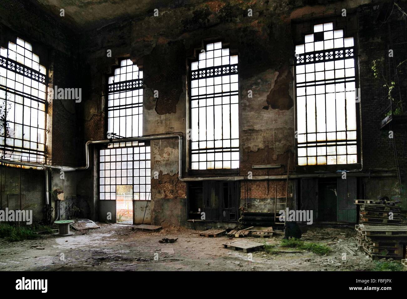Old factory interior hi-res stock photography and images - Alamy