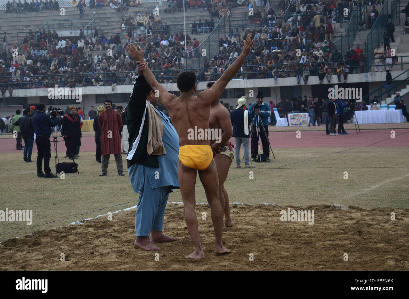 Lahore, Pakistan. 15th Jan, 2016. Pakistani traditional wrestlers