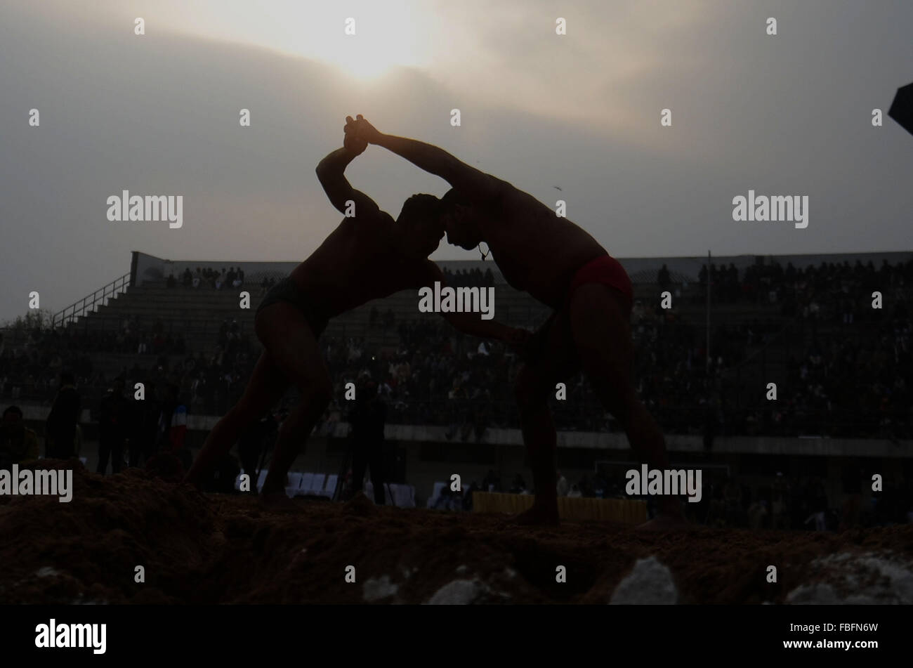 Lahore, Pakistan. 15th Jan, 2016. Pakistani traditional wrestlers