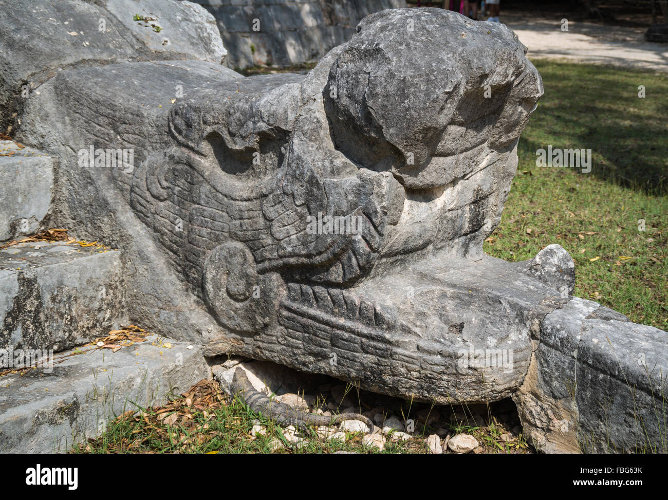 Mayan stone head carving hires stock photography and images Alamy
