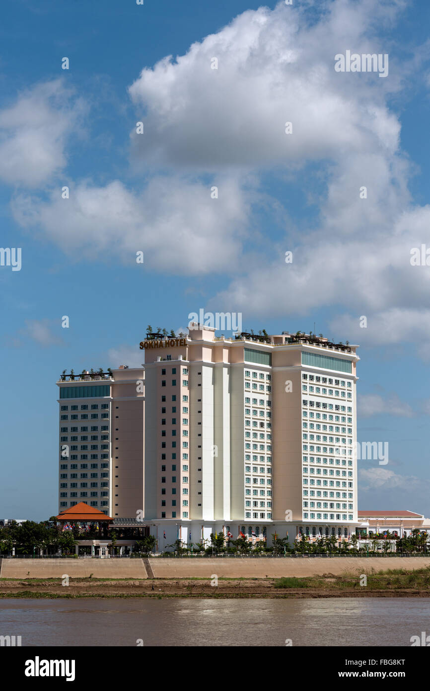 Sokha Hotel, Tonlé Sap River, Phnom Penh, Cambodia Stock Photo