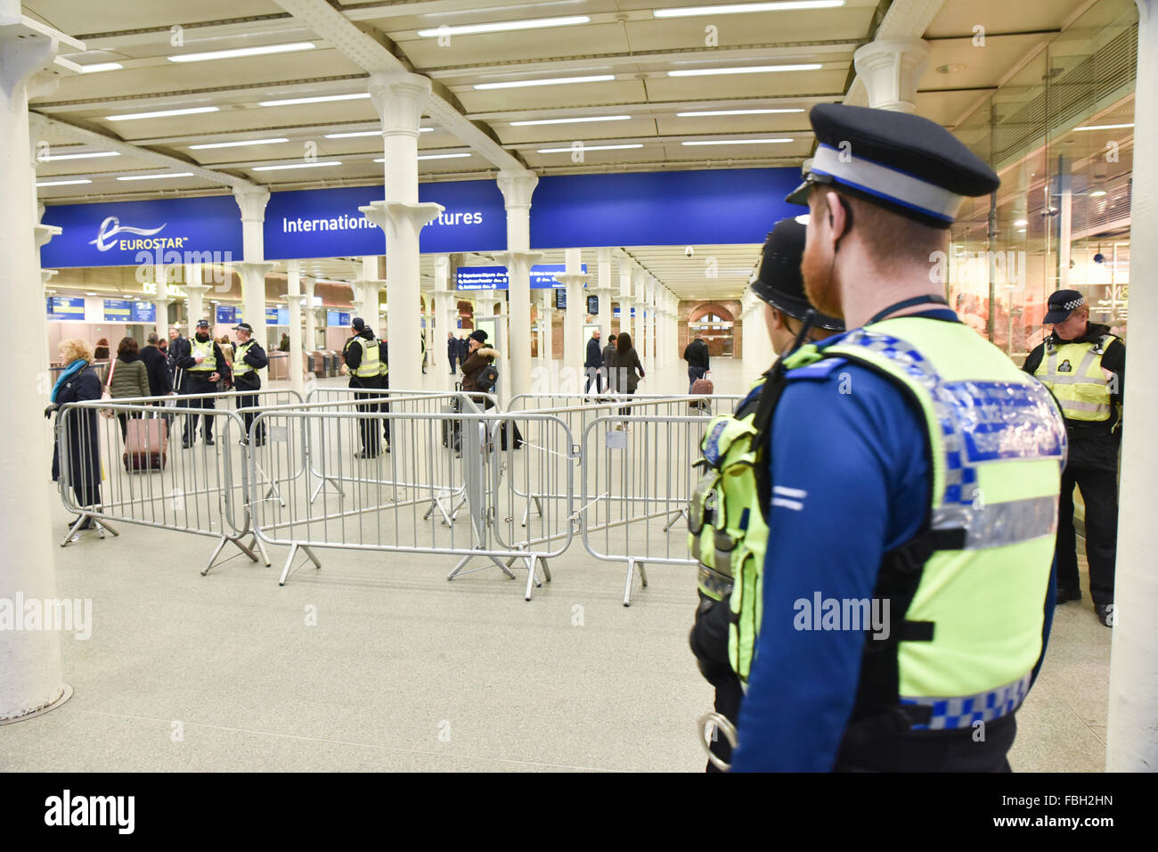 St Pancras International, London, UK. 16th January 2016. St Pancras station has greatly increased security Calais 'die in' Stock Photo