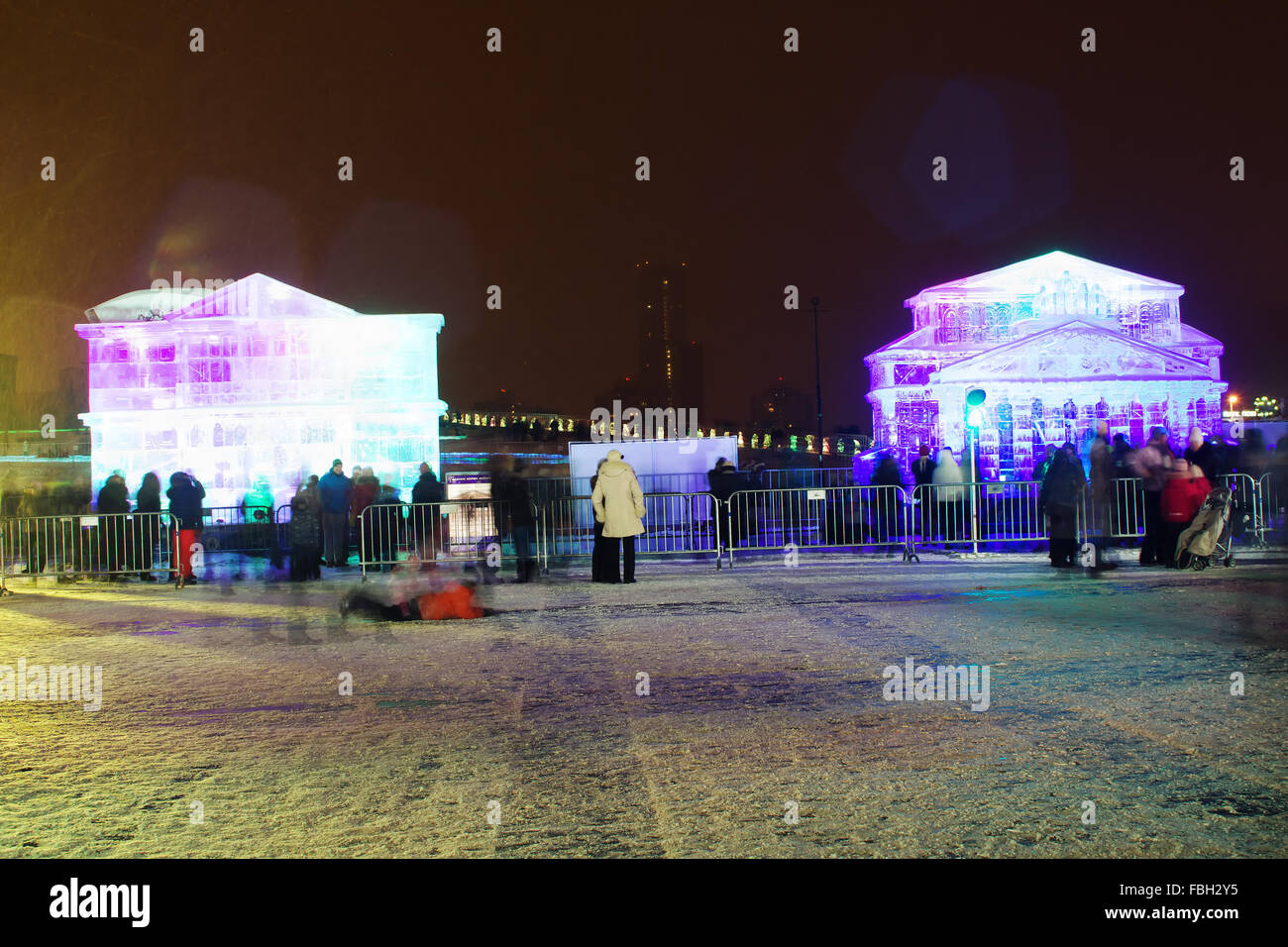 01/06/2016 Russia. Moscow, Poklonnaya Gora, Victory Park. The exhibition of ice sculptures 'Ice Moscow. In the family circle' Stock Photo