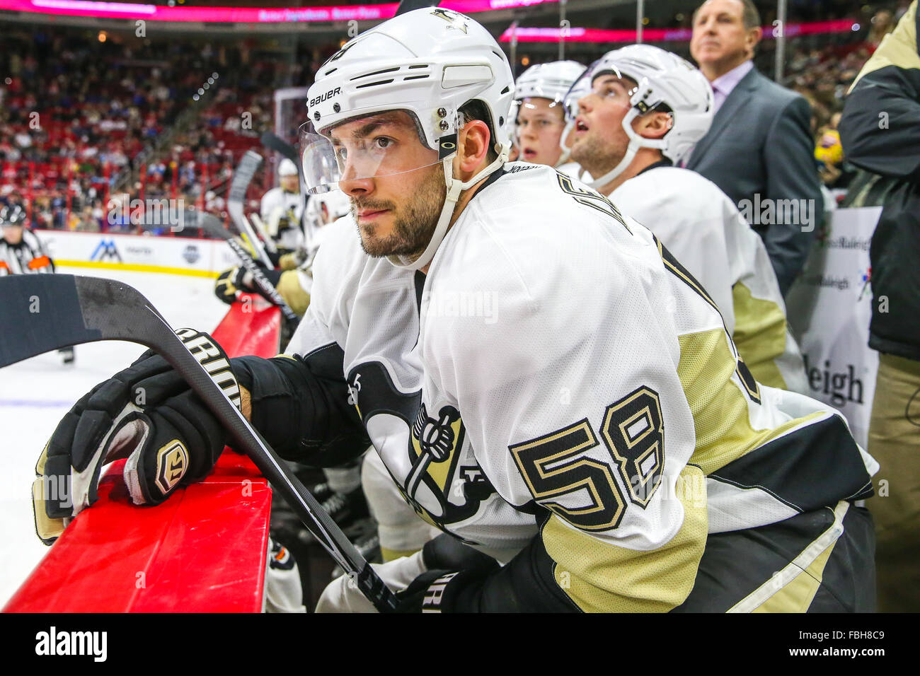 Closeup portrait of Pittsburgh Penguins defenseman Kris Letang during  Photo d'actualité - Getty Images