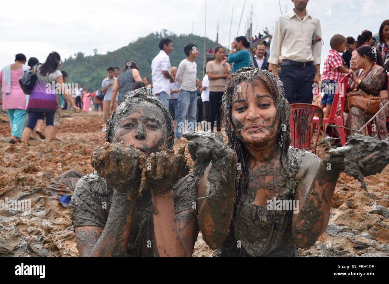 Festival women mud hi-res stock photography and images - Alamy