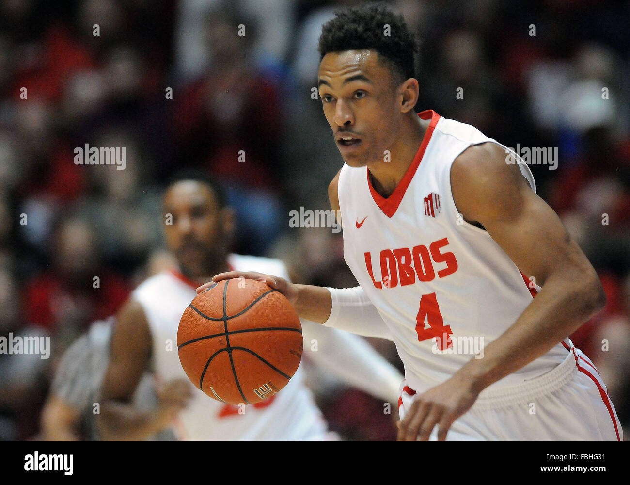 Albuquerque, NM, USA. 16th Jan, 2016. UNM's #4 Elijah Brown brings the ball down court. Saturday, Jan. 16, 2016. © Jim Thompson/Albuquerque Journal/ZUMA Wire/Alamy Live News Stock Photo