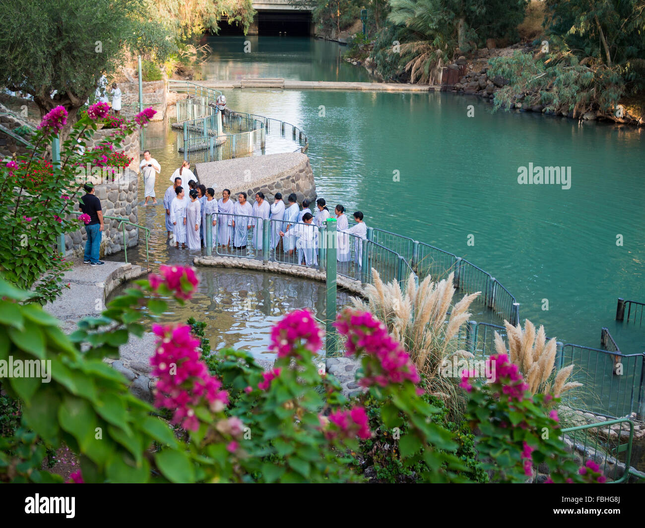 Christian group in Yardenit baptismal site in Jordan river Stock Photo ...