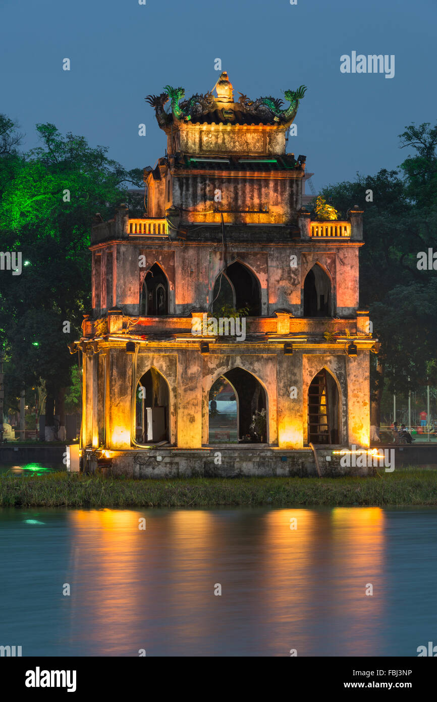 Thap Rua (Turtle Tower) lit up in Hoam Kien Lake, Hanoi, Vietnam Stock Photo