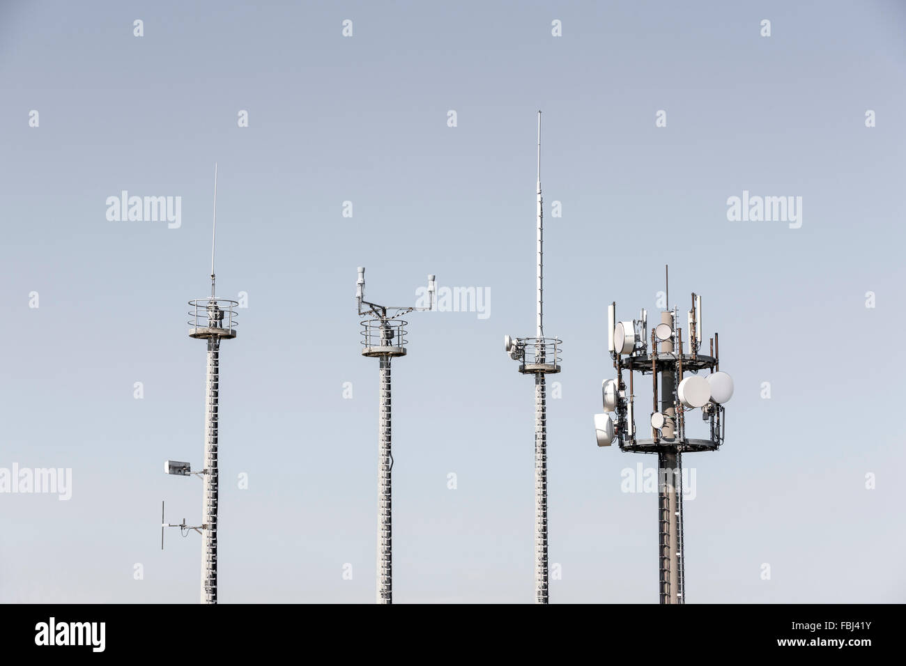 Radio masts hires stock photography and images Alamy