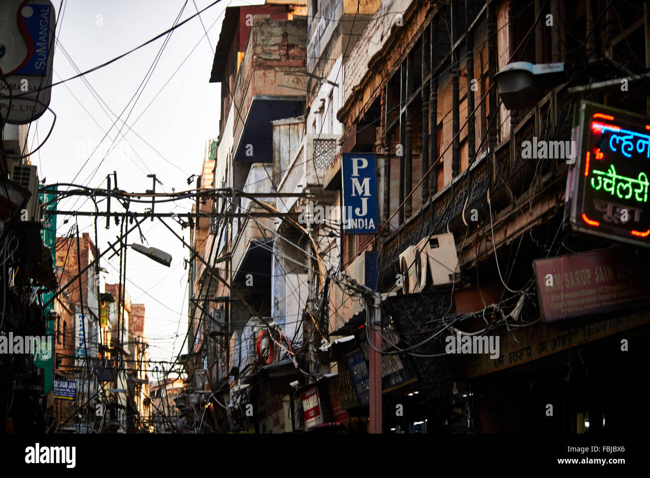 Power lines for houses hires stock photography and images Alamy