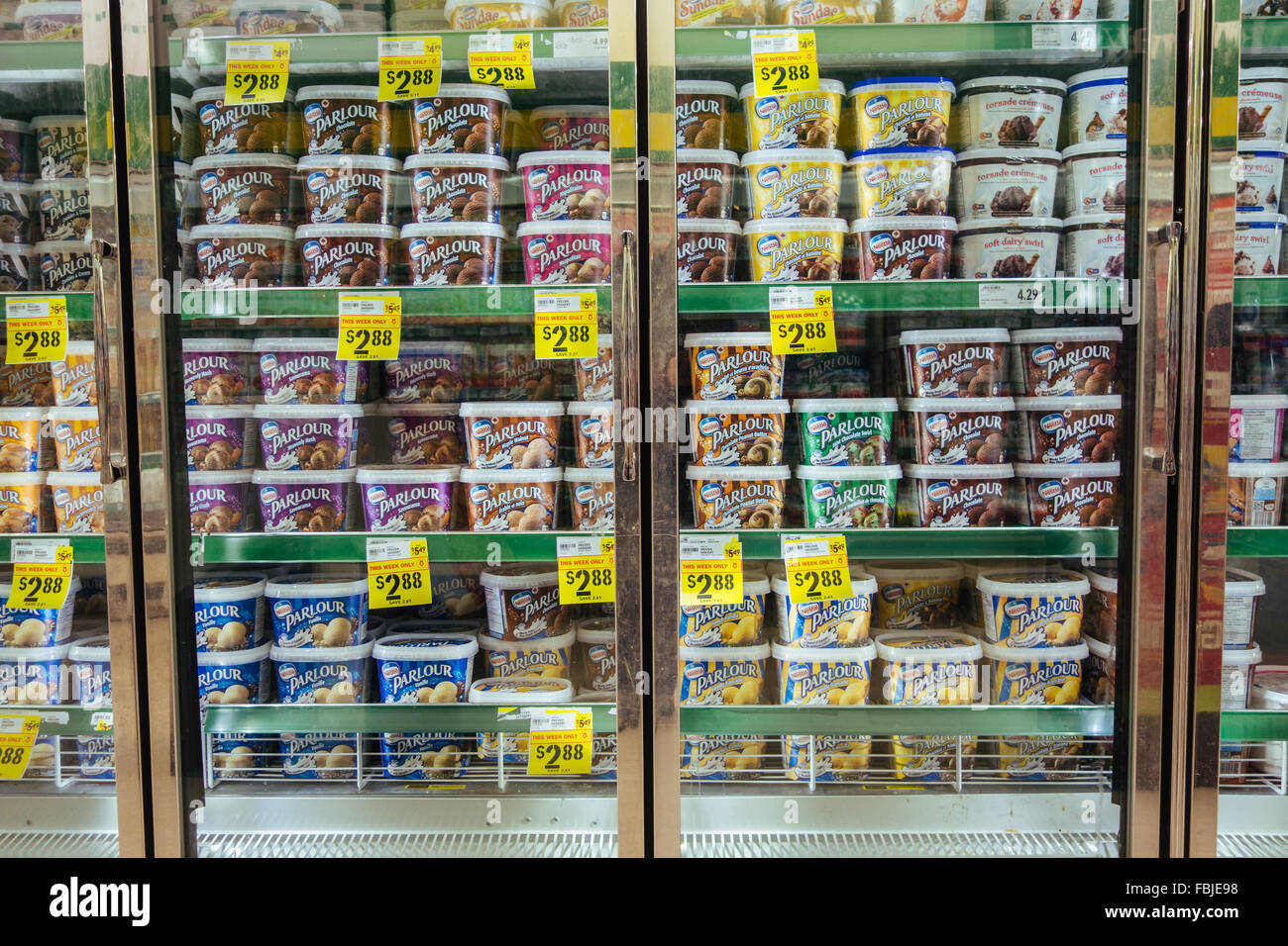 supermarket frozen food icecream Stock Photo