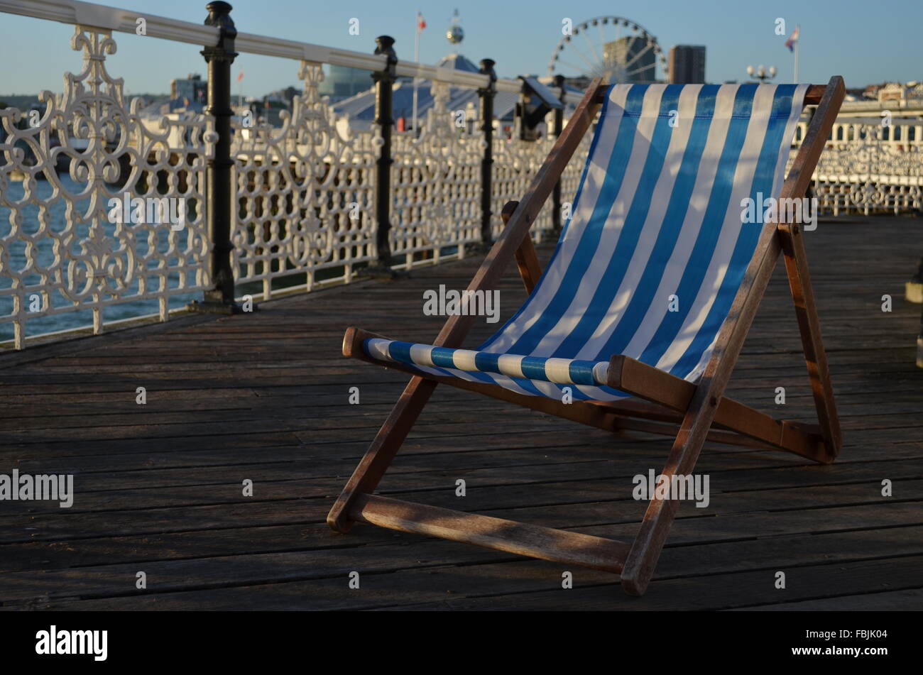 Deck chair brighton seafront hi-res stock photography and images - Alamy