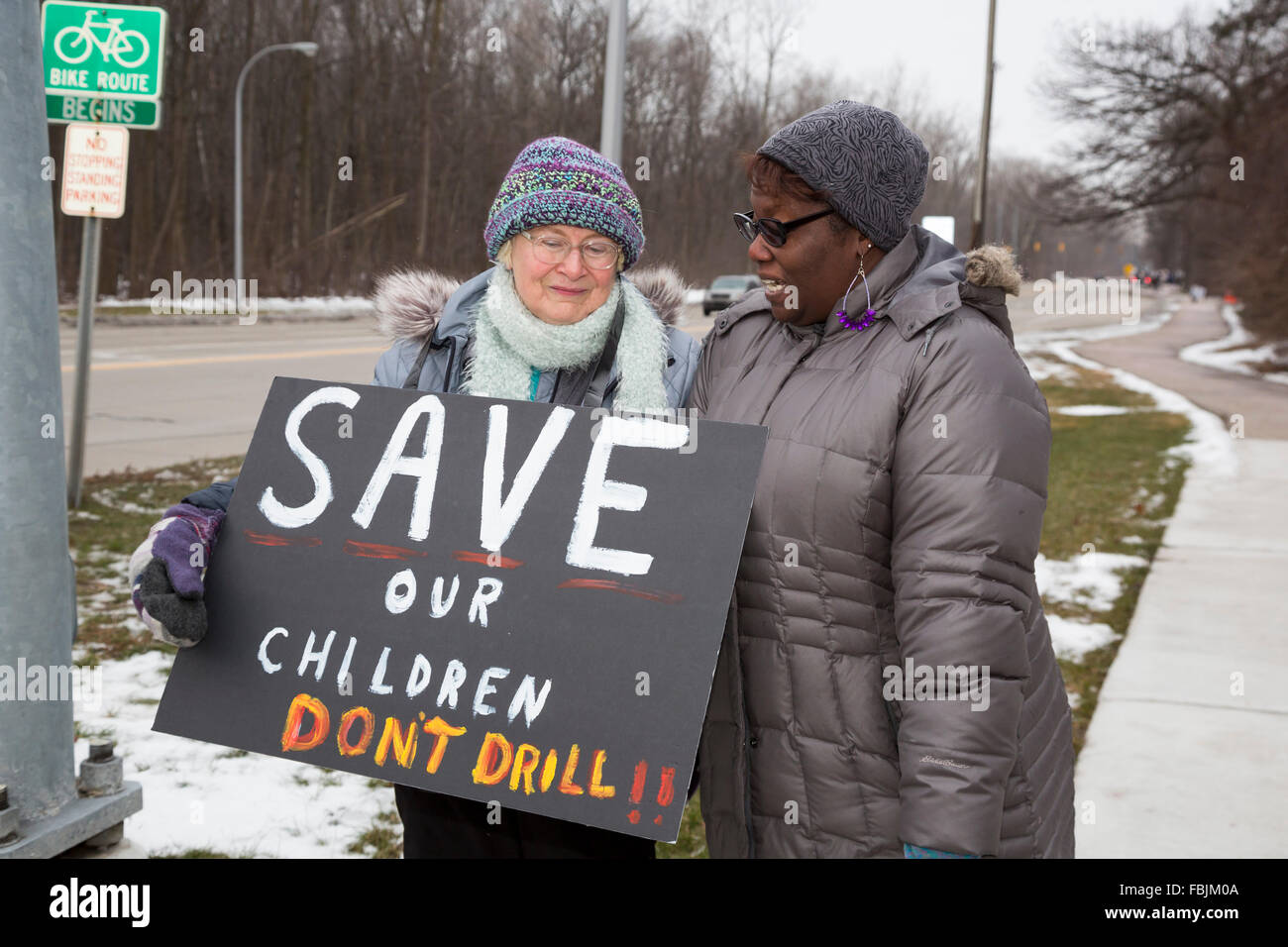 Southfield, Michigan USA - 17th January 2016 - Residents oppose a proposal by Jordan Development to drill for oil and gas on land owned by the Word of Faith International Christian Center, a 22,000-member church. The church's pastor is Keith Butler, an African-American Republican political activist. Credit:  Jim West/Alamy Live News Stock Photo