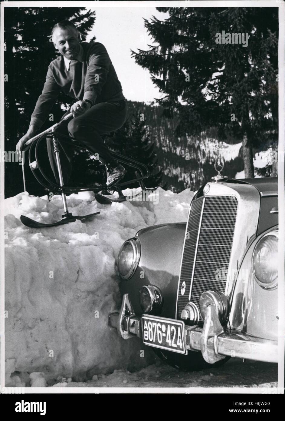 1962 - Karl Kling, Germany's sportsman Nr. l and Mercedes champion in Mexico during his holidays in the Algau/South Western Germany. This time Charly exchanged the steering wheel of his Mercedez car for the steering wheel of a ski bob and enjoys the sun and the snow in the Algau. © Keystone Pictures USA/ZUMAPRESS.com/Alamy Live News Stock Photo