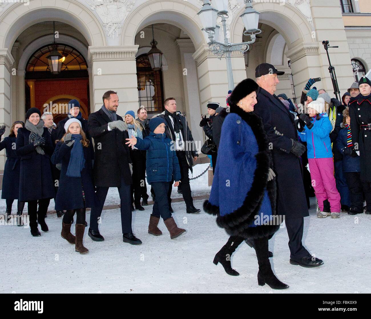 Oslo, 17-01-2016 King Harald and Queen Sonja, Crown Prince Haakon, Crown Princess Mette- Marit, Princess Ingrid, Marius Borg HøibyAlexandra, Prince Sverre Magnus Märtha Louise and Ari Behn 25th anniversary of the ascension to the Norwegian throne of Their Majesties King Harald and Queen Sonja The Royal Family attends the events at The Palace Square (Slottsplassen) RPE/Albert Nieboer/Netherlands OUT - NO WIRE SERVICE - Stock Photo