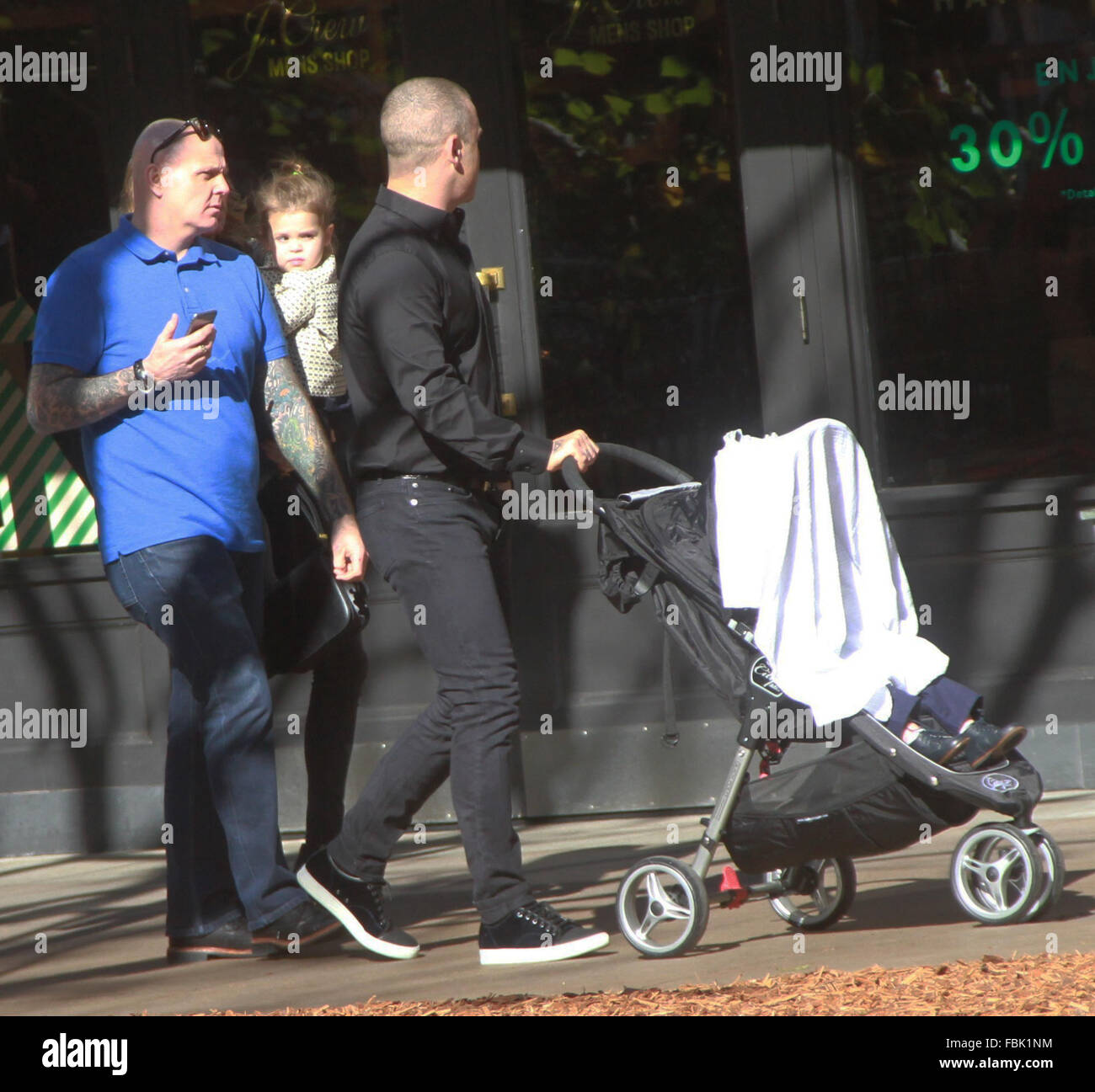 Robbie Williams takes his family shopping at The Grove in Hollywood  Featuring: Robbie Williams, Ayda Field, Theodora Rose Williams Where:  Hollywood, California, United States When: 17 Dec 2015 Stock Photo - Alamy