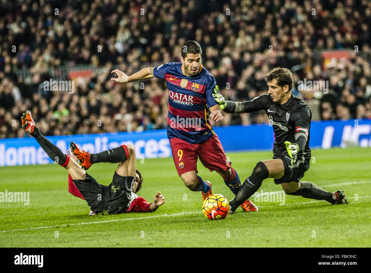 Barcelona, Catalonia, Spain. 17th Jan, 2016. FC Barcelona's forward SUAREZ gets fouled by Athletic's goalkeeper IRAIZOZ in the BBVA league match between FC Barcelona and Athletic Club at the Camp Nou stadium in Barcelona Credit:  Matthias Oesterle/ZUMA Wire/Alamy Live News Stock Photo