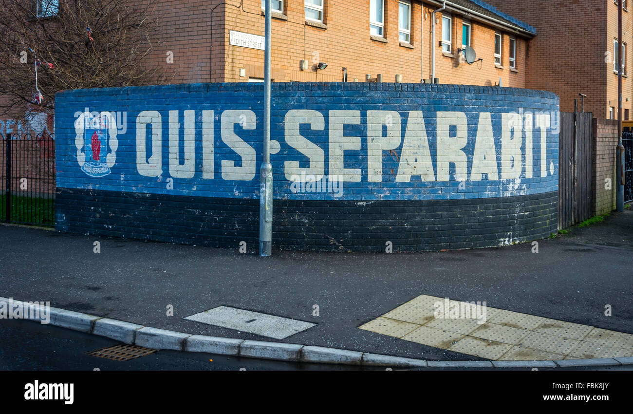 Loyalist UDA organisation motto 'Quid Separabit' mural in Dee Street, East Belfast. Stock Photo