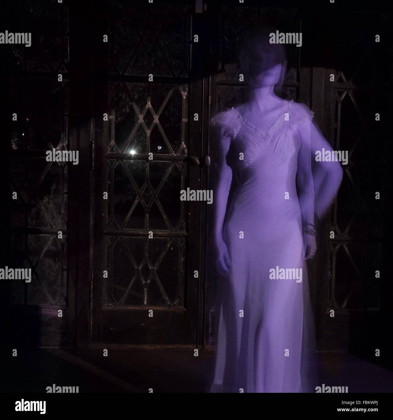 Elegant dress hi-res stock photography and images - Alamy