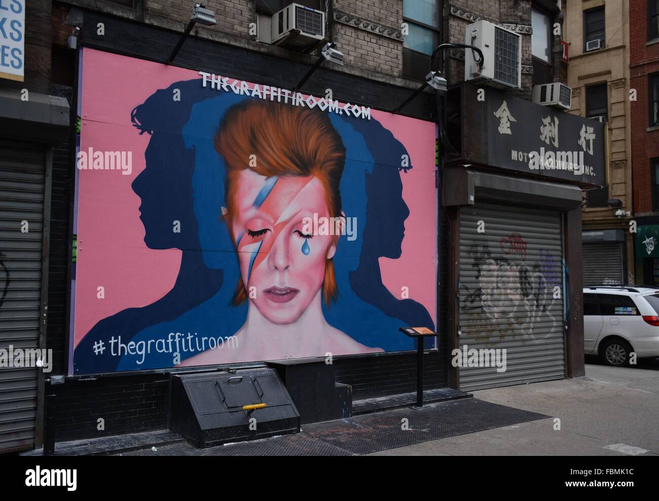 New York, NY, USA. 17th Jan, 2016. David Bowie mural depicting his