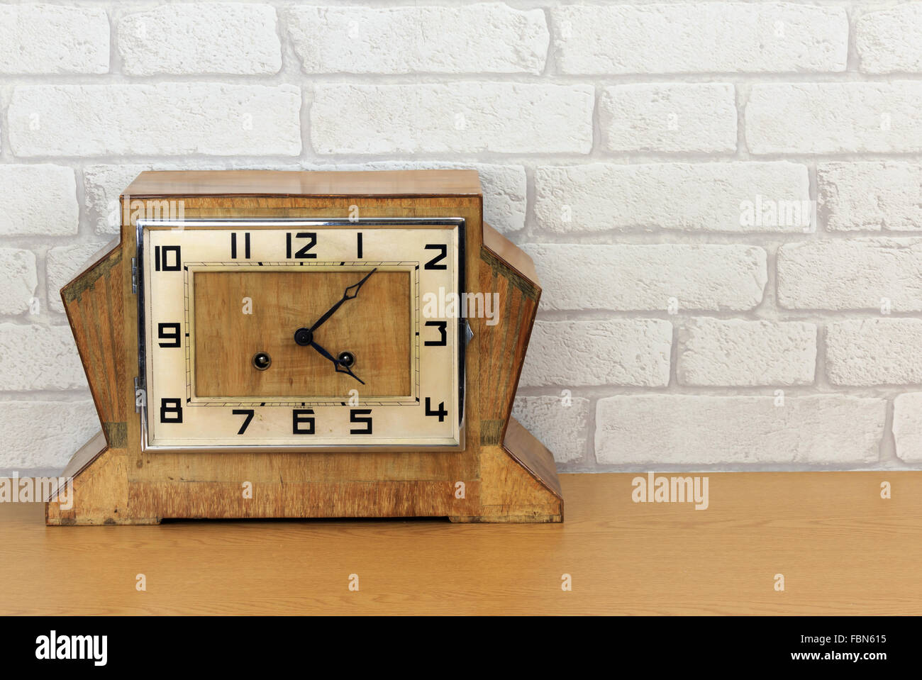 Classic Wall Clock High Resolution Stock Photography and Images - Alamy