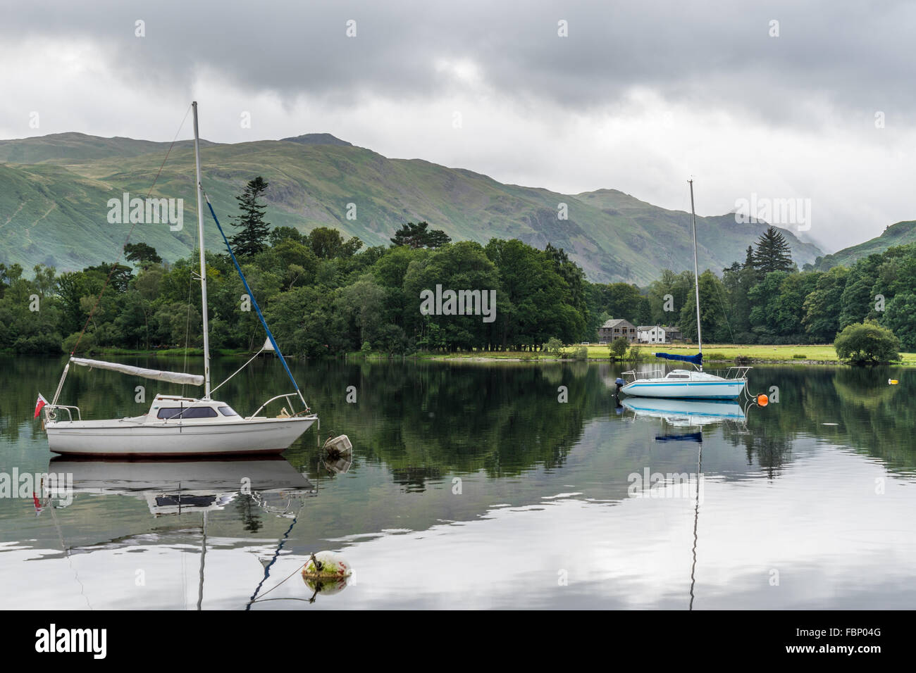 Boats moored at Ullswater Stock Photo - Alamy