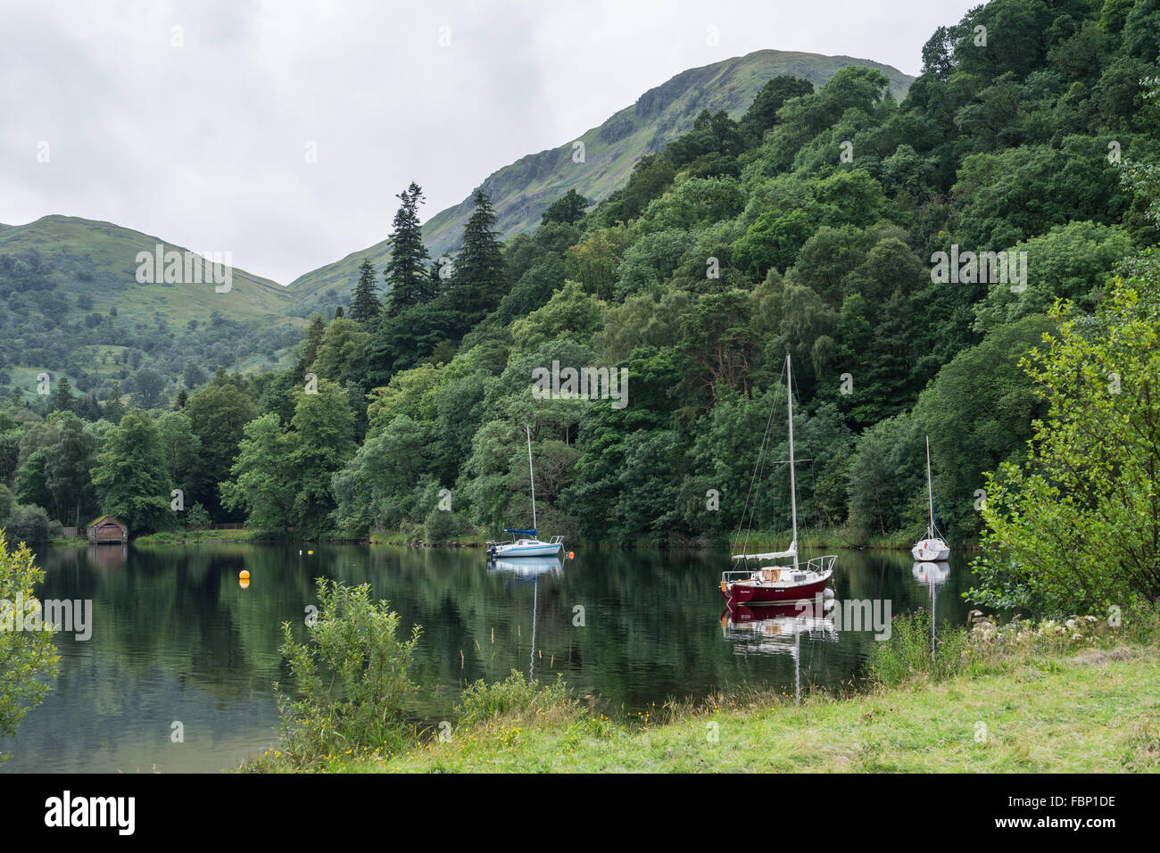 Boats moored at Ullswater Stock Photo - Alamy