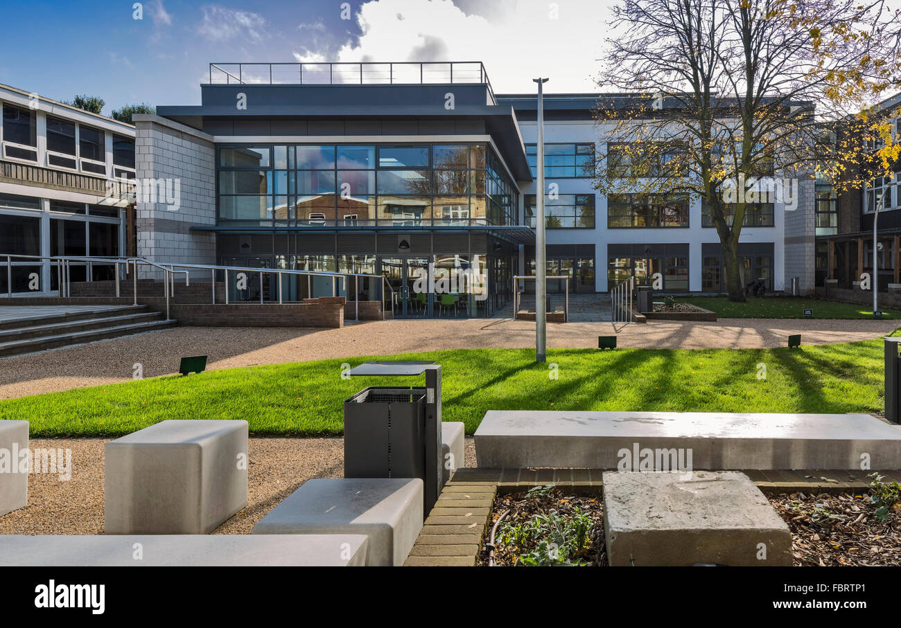 Landscaped courtyard. Colfe's School - sixth form centre, London, United Kingdom. Architect: Barnsley Hewett & Mallinson, 2015. Stock Photo