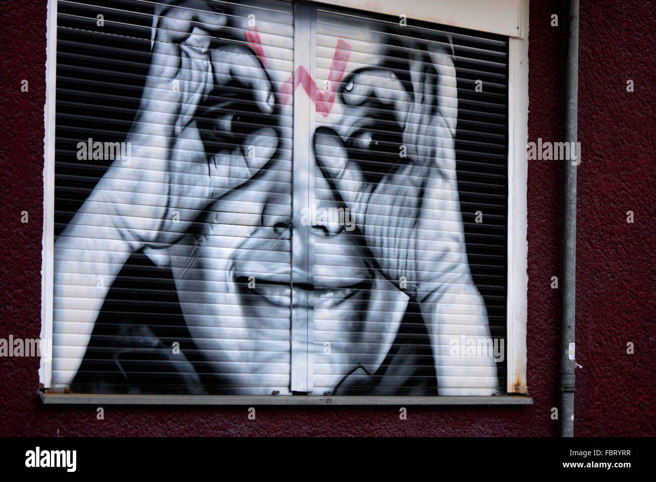 Jalousien mit Kinder-Portraits, Berlin-Pankow Stock Photo - Alamy