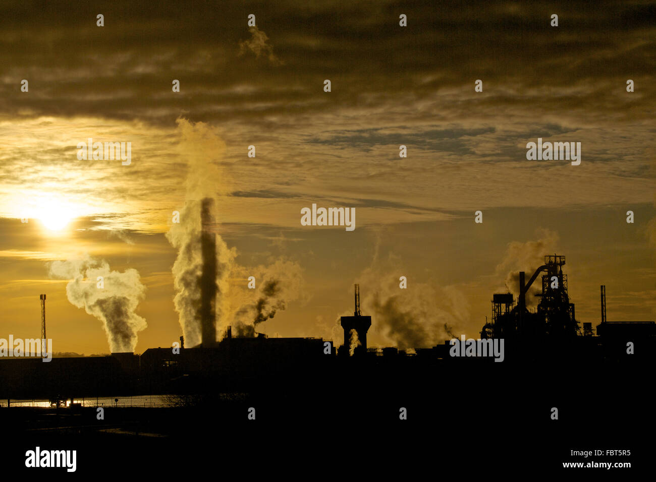 IJMUIDEN - A drone photo of the Tata Steel IJmuiden steel factory. ANP  JEFFREY GROENEWEG netherlands out - belgium out Stock Photo - Alamy