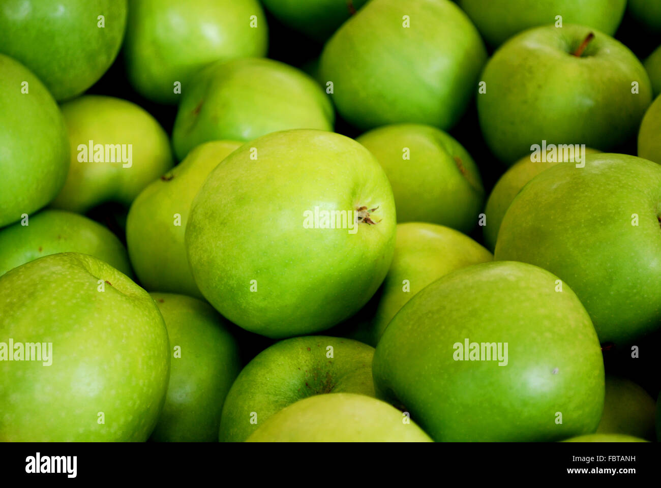 green granny smith apples Stock Photo Alamy