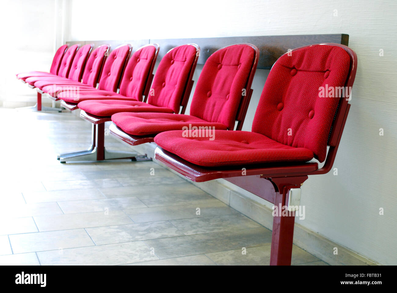 Doctor waiting room empty hi-res stock photography and images - Alamy
