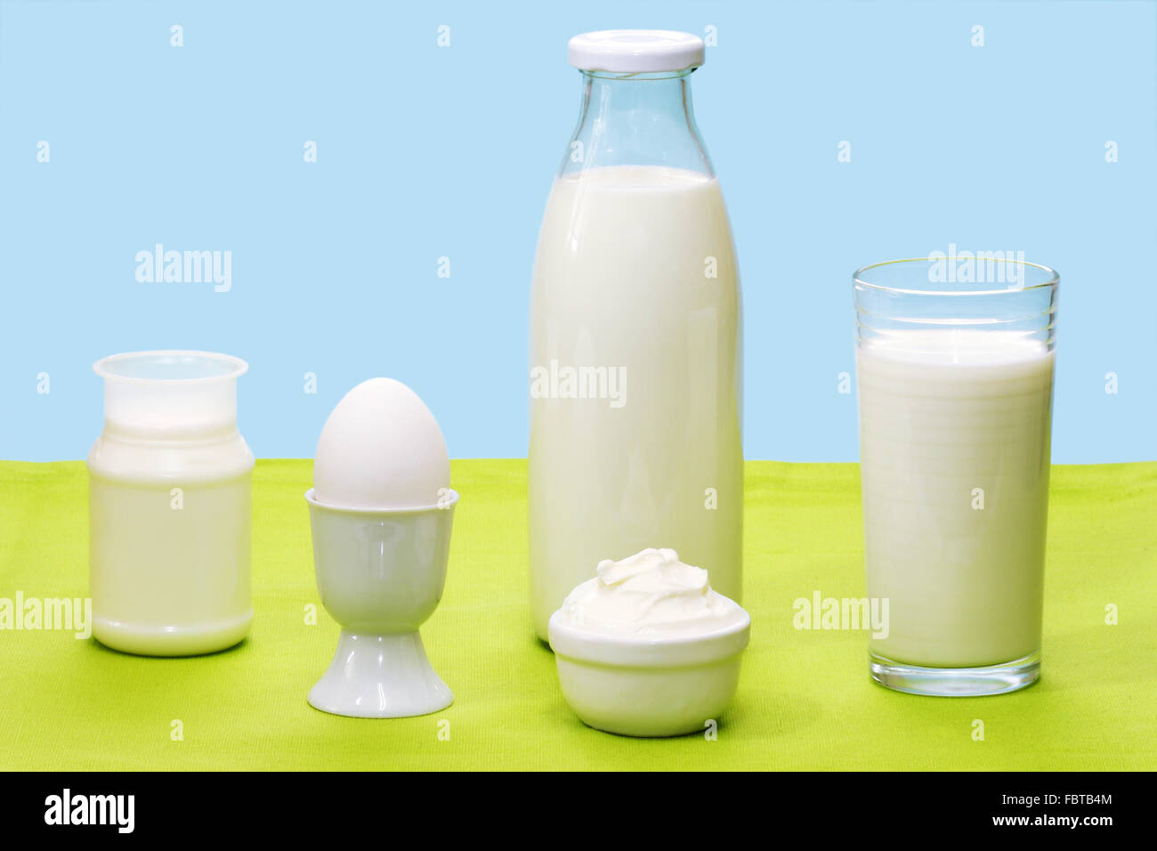 кальций в молоке. продукты заменяющие молочные продукты. лактоза в молоке. молочный продукт заменяющий молоко. куриное молоко.