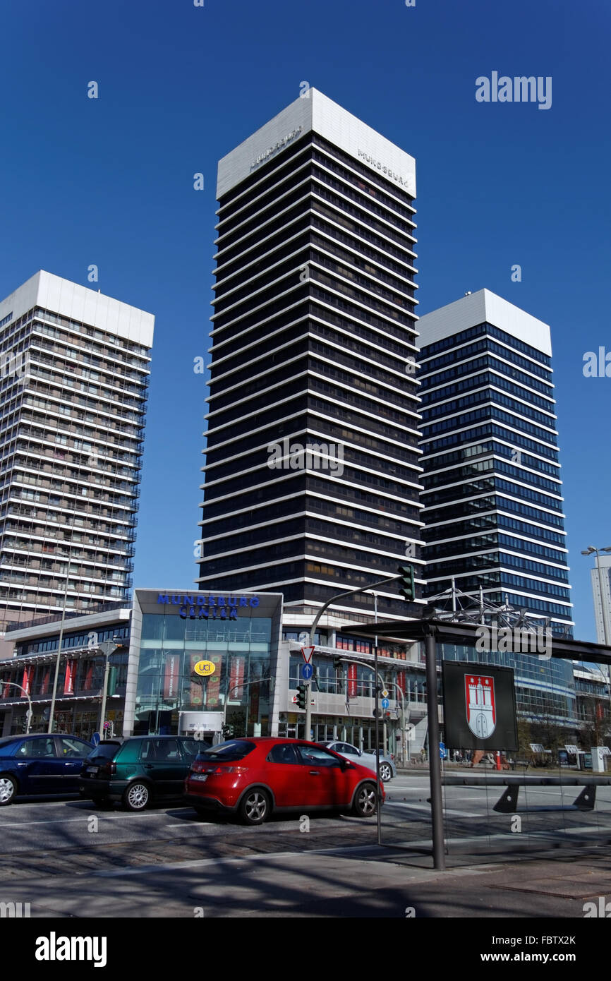 High rise building scene hi-res stock photography and images - Alamy