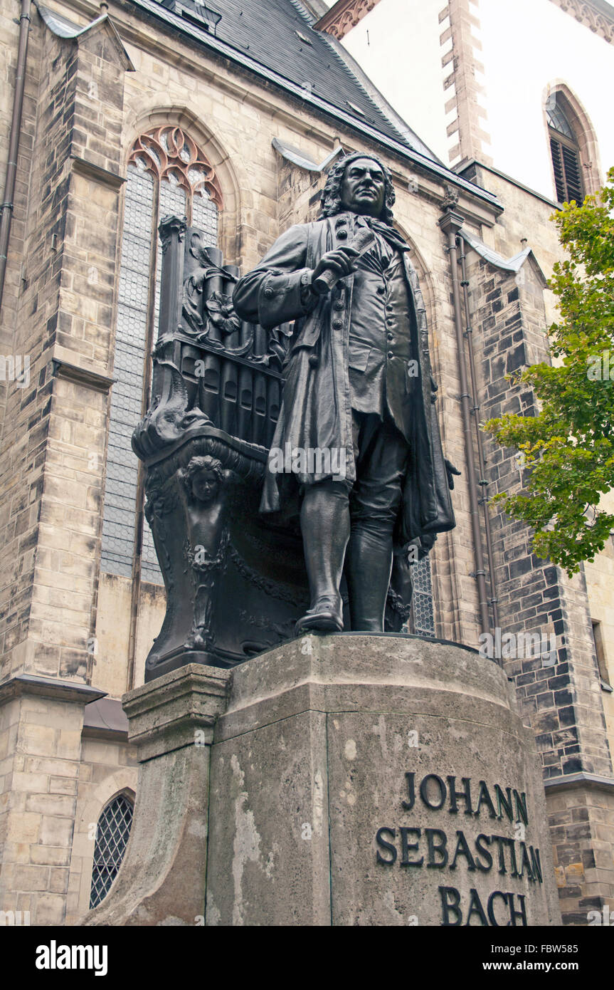 Bach statue hi-res stock photography and images - Alamy
