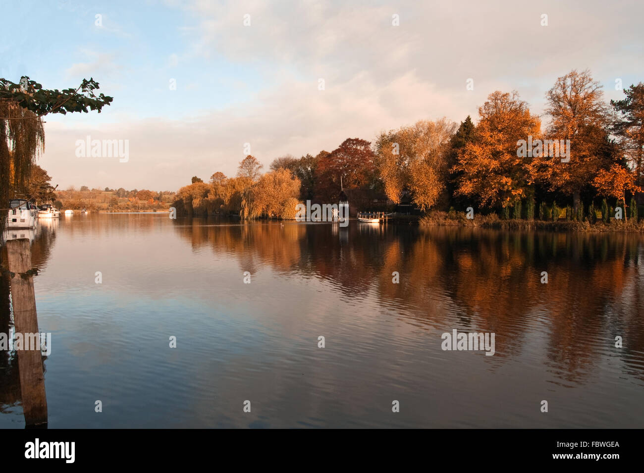 Cookham berkshire river thames riverside houses hires stock photography and images Alamy