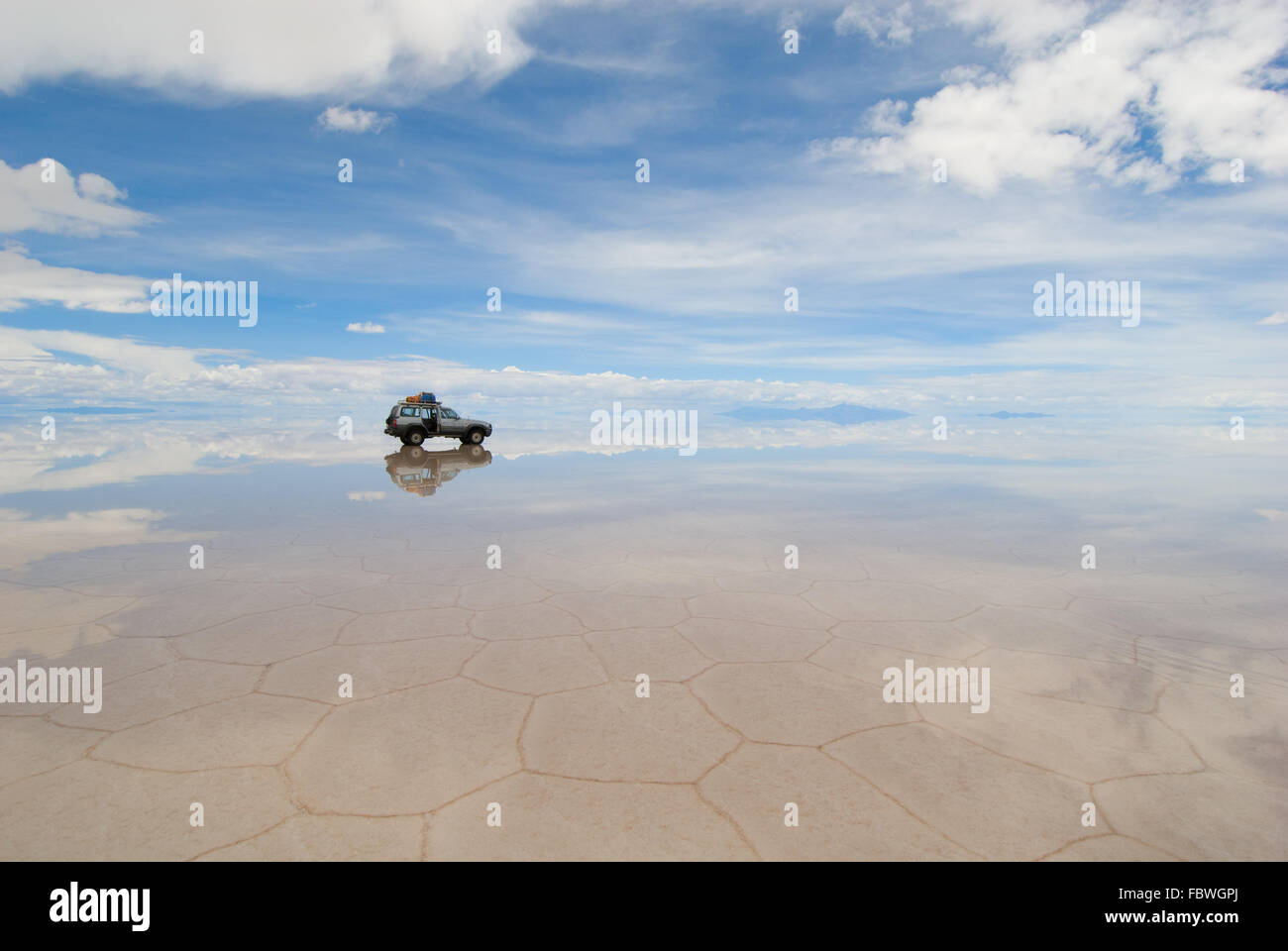 jeep in the salt lake salar de uyuni, bolivia Stock Photo