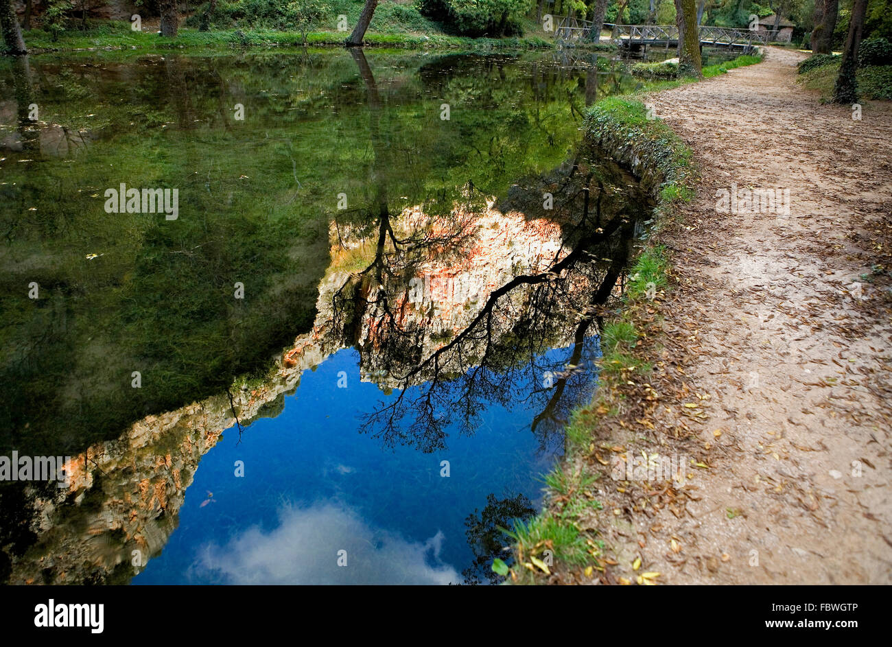 Nuevalos, Zaragoza province, Aragon, Spain: natural park Monasterio de Piedra. Lake 'del espejo' Stock Photo