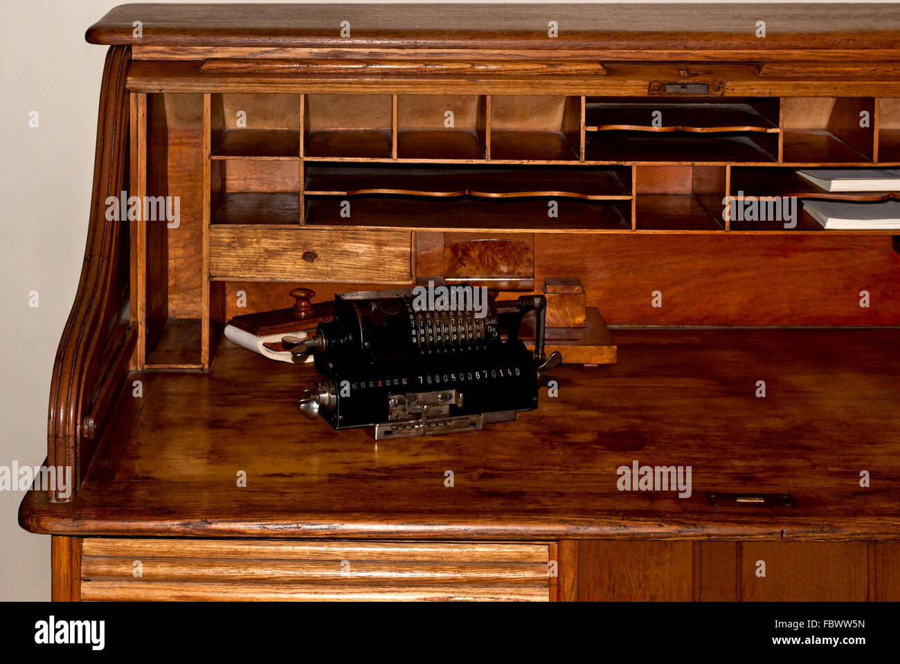 Counting machine hires stock photography and images Alamy