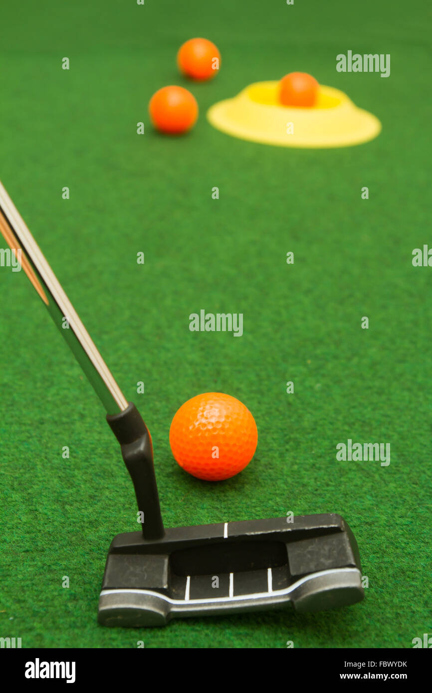 Indoor golf hi-res stock photography and images - Alamy