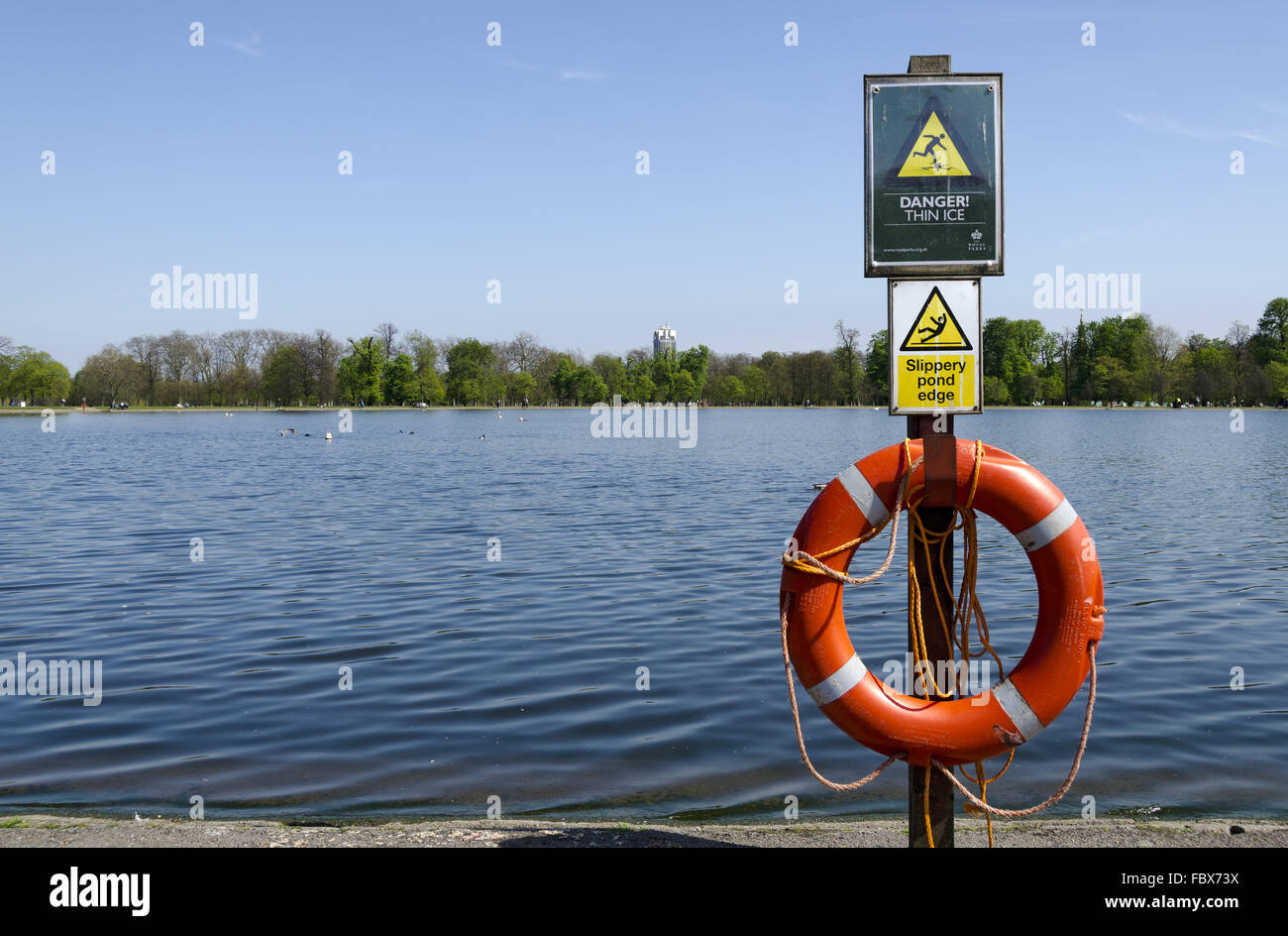 London - Round Pond in Kensington Gardens Stock Photo